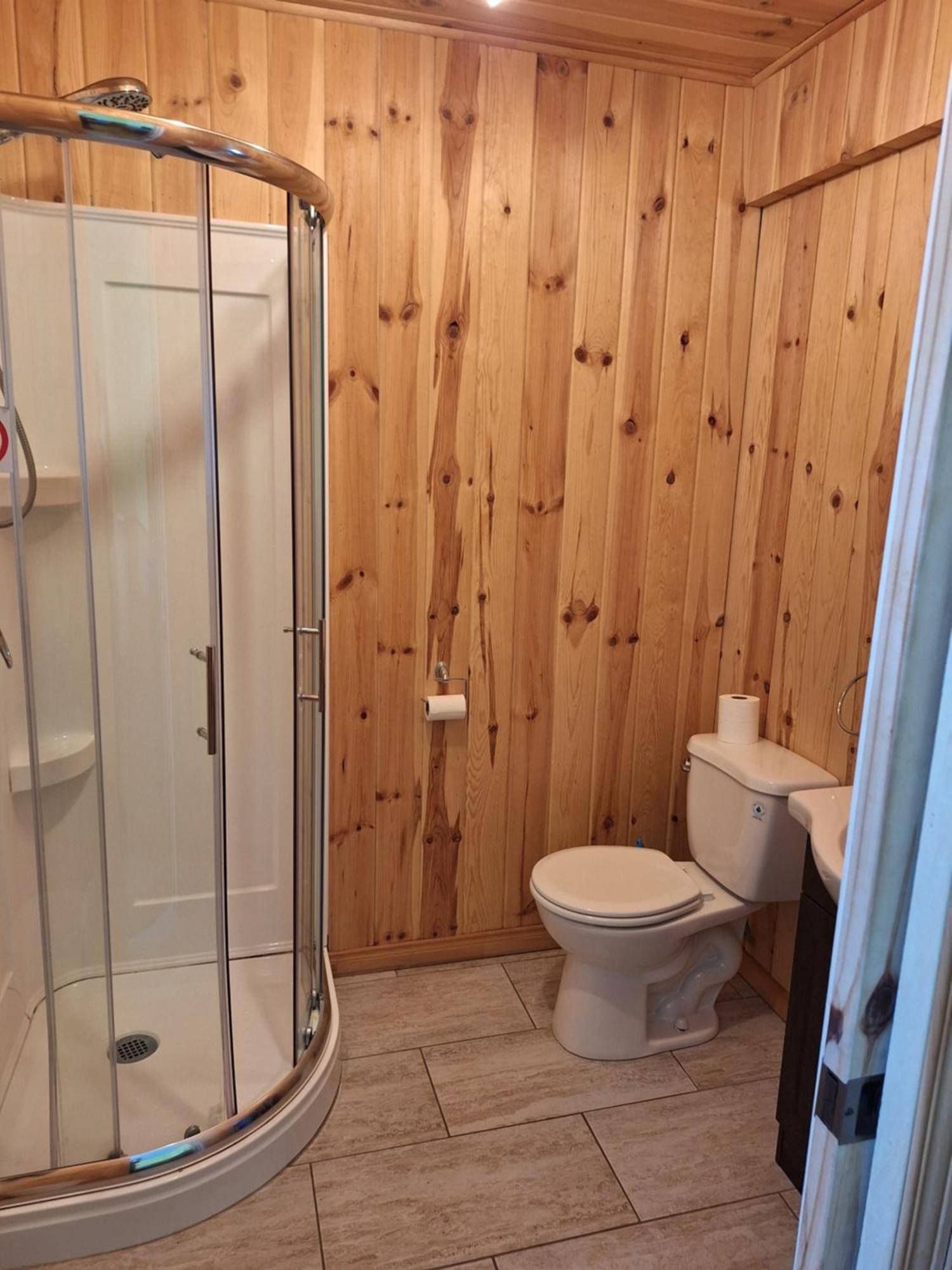 Auberge Le P'tit Bonheur Saint-Laurent-de-l'ile d'Orleans Eksteriør billede